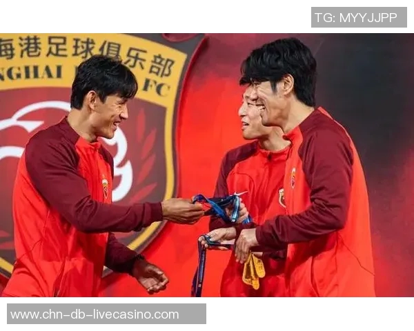 贵州队迎战上海上港全力争胜展现球队实力与斗志